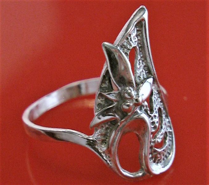 Кольцо перстень серебро 925 проба 2,68 гр 18 размер