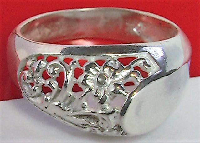 Кольцо перстень серебро 925 проба 4,39 гр 17 размер