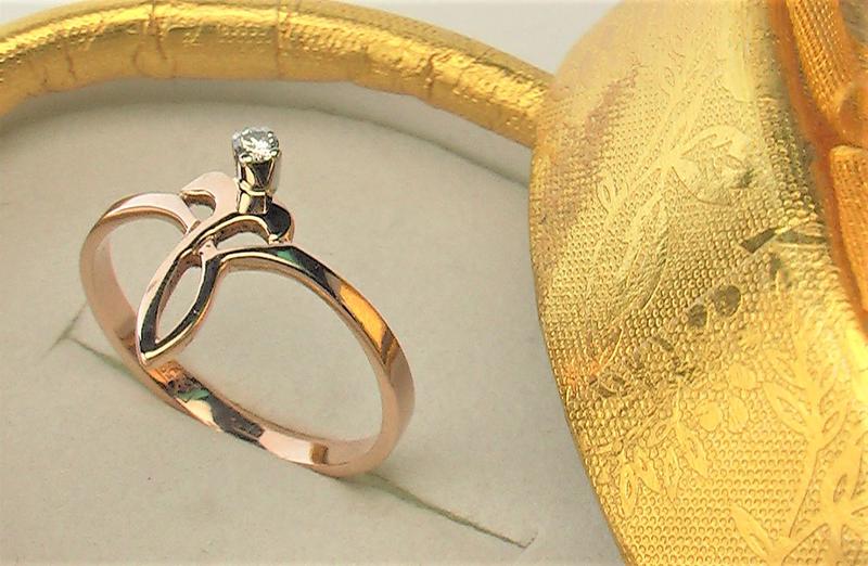 Кільце перстень золото срср 585 проба 1,65 грама розмір 17 камінь діамант 0,03 ct