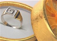 Кольцо перстень серебро 925 проба 3,40 грамма 17,5 размер