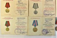Медали юбилейные СССР с документами на одного человека лот 213
