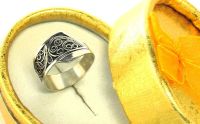 Кольцо перстень серебро 925 проба 2,69 грамма размер 18